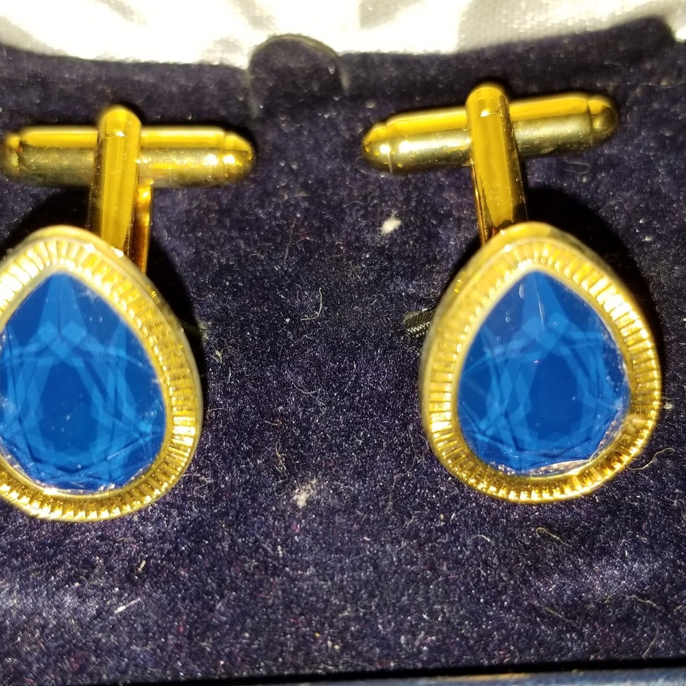 Cuff links